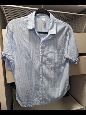 Stars Above Light Blue Women's Short-Sleeve Button-Up Shirt